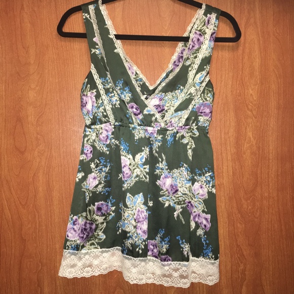 Lily White Tops - Lily White Silk Tank Lily White Tops - Lily White Silk Tank